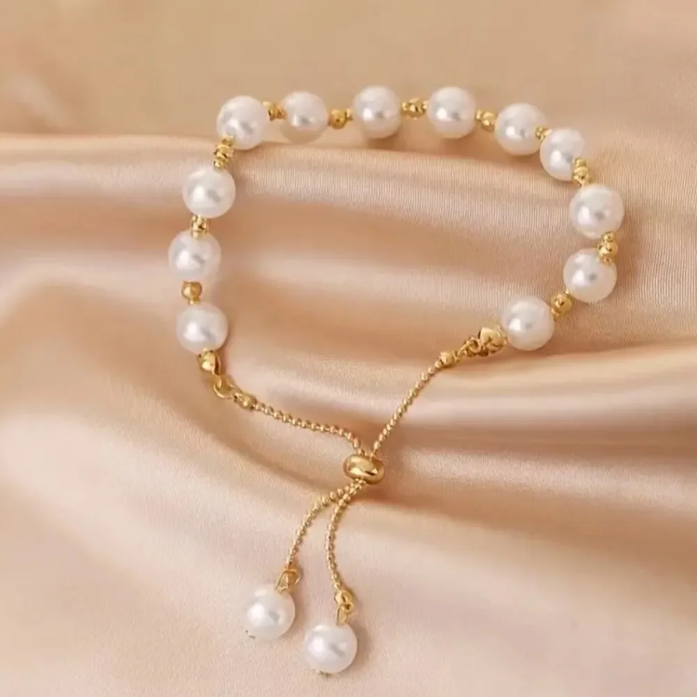 Shimmering Elegant Imitation Pearl Charm Bridal Wedding Bracelet (1 pc) - Picture 3 of 7